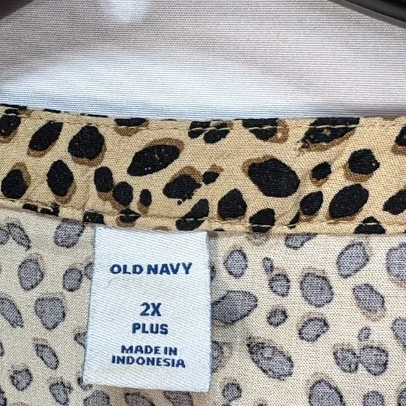 🏁 Old Navy Leopard animal sleeveless Print Blouse - Picture 2 of 4
